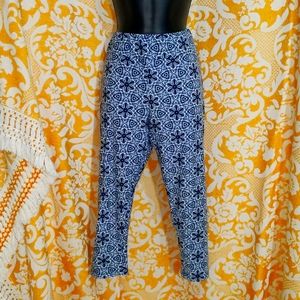 Large leggings by Time and Tru